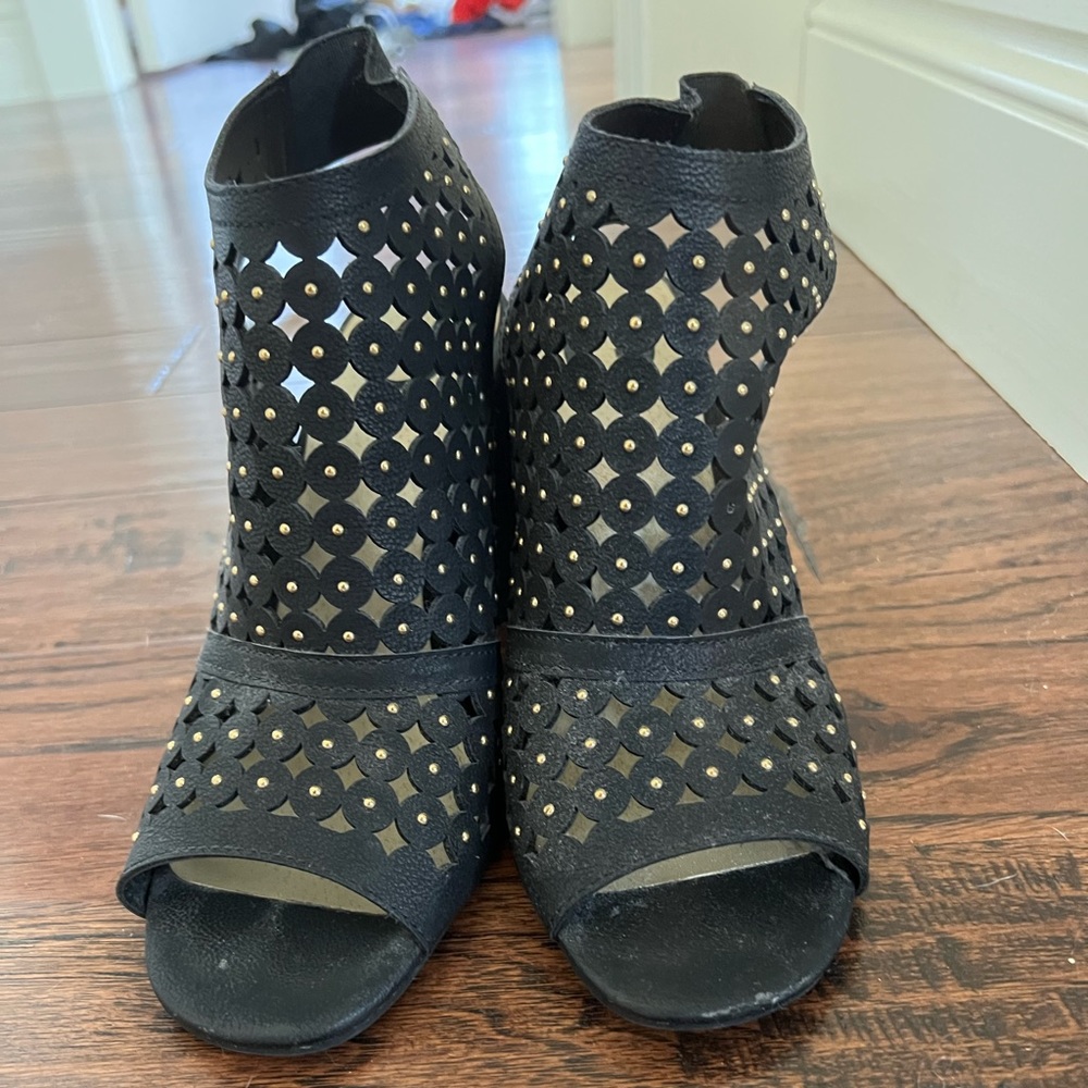 Guess heels